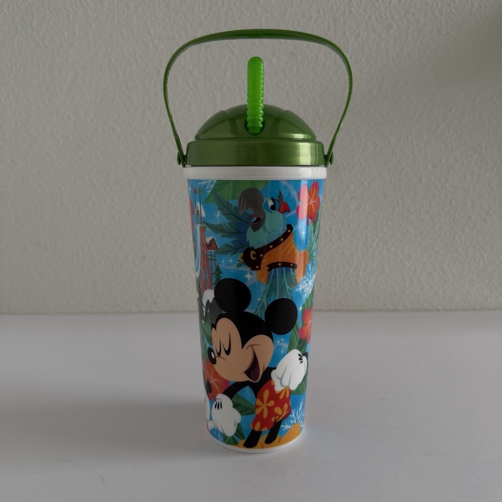 NEW Walt Disney World Refillable Water Park Plastic Cup‎ Lid Straw 24oz
